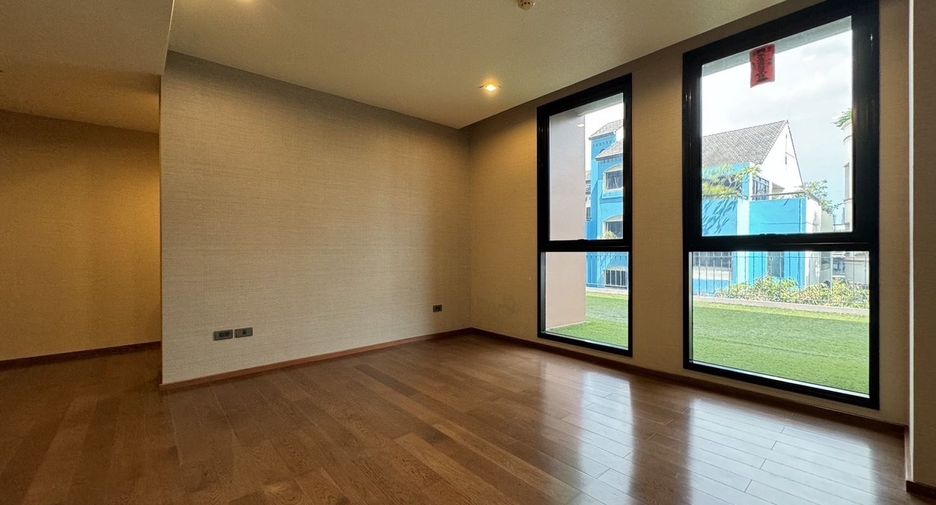 Condo en venta y en alquiler de 3 habitaciones en Sathon, Bangkok