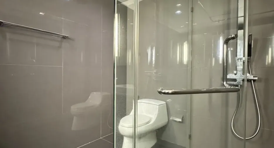 For sale and for rent 3 bedrooms condo in Sathon, Bangkok