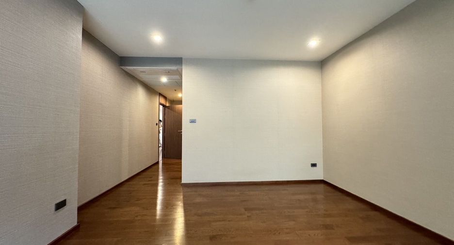 Condo en venta y en alquiler de 3 habitaciones en Sathon, Bangkok