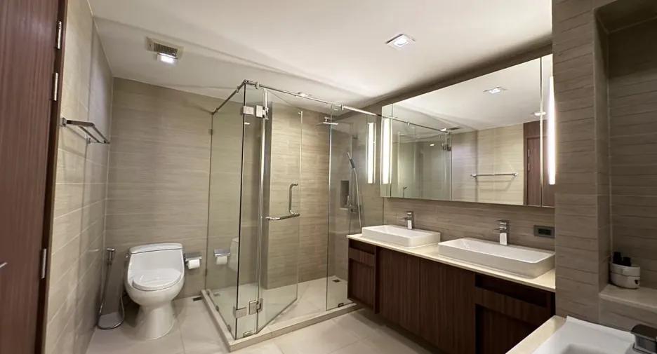 For sale and for rent 3 bedrooms condo in Sathon, Bangkok