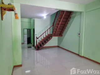 For rent 2 bedrooms townhouse in Bang Khun Thian, Bangkok