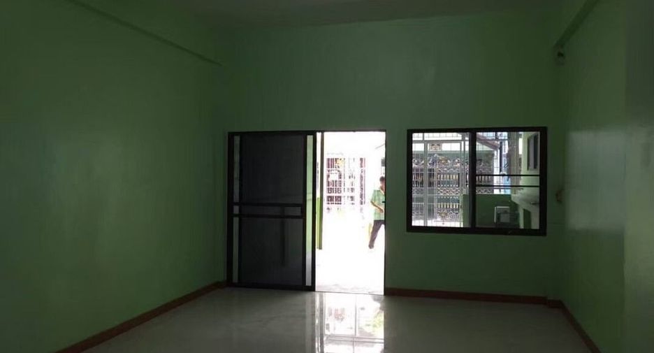 Casa adosada en alquiler de 2 habitaciones en Bang Khun Thian, Bangkok