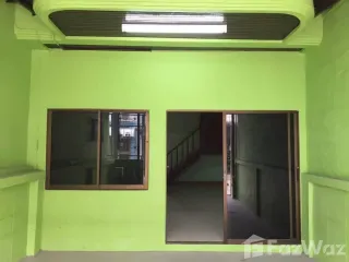 For rent 2 bedrooms townhouse in Bang Khun Thian, Bangkok