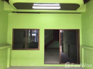 For rent 2 bedrooms townhouse in Bang Khun Thian, Bangkok