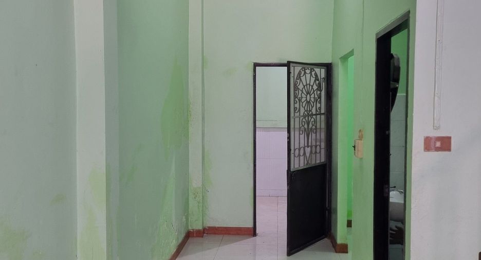 Casa adosada en alquiler de 2 habitaciones en Bang Khun Thian, Bangkok