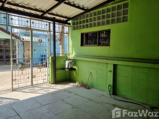 For rent 2 bedrooms townhouse in Bang Khun Thian, Bangkok