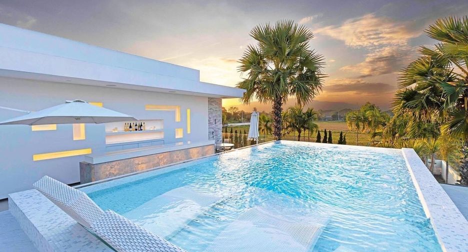 For rent 4 bedrooms villa in San Sai, Chiang Mai
