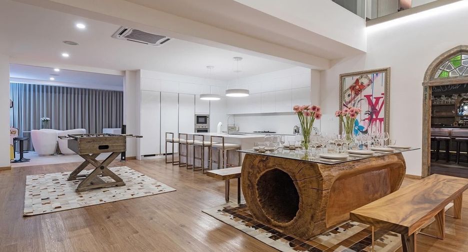 For rent 4 bedrooms villa in San Sai, Chiang Mai