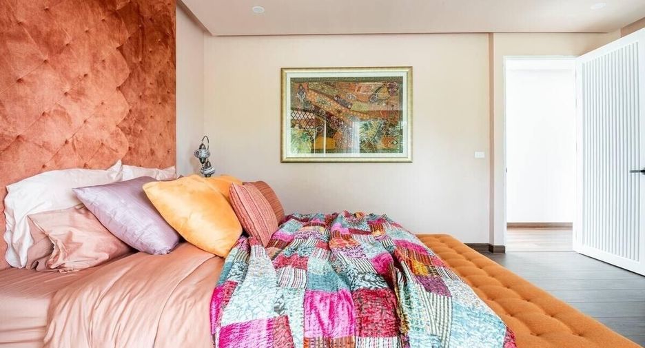 For rent 4 bedrooms villa in San Sai, Chiang Mai