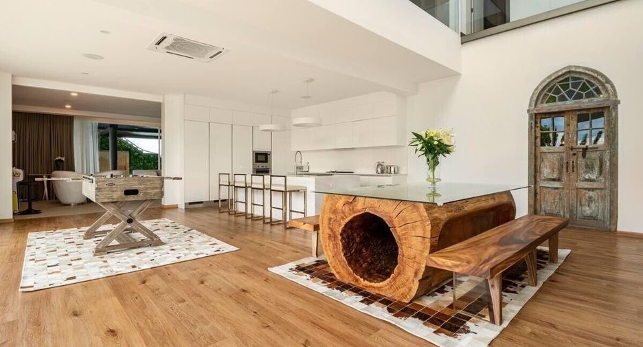 For rent 4 bedrooms villa in San Sai, Chiang Mai