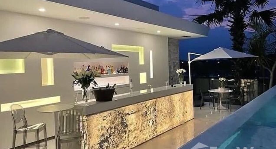 For rent 4 bedrooms villa in San Sai, Chiang Mai