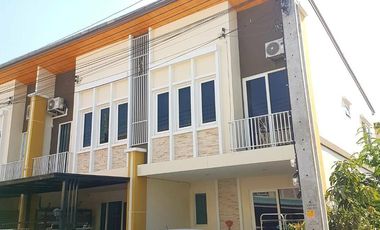 For sale and for rent 4 bedrooms townhouse in Mueang Samut Prakan, Samut Prakan