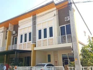 For sale and for rent 4 bedrooms townhouse in Mueang Samut Prakan, Samut Prakan