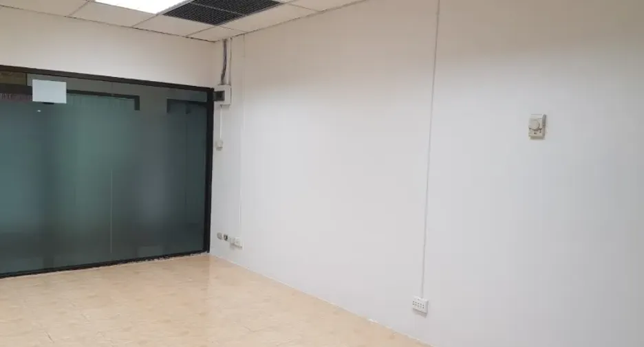 Oficina en venta y en alquiler en Khlong Toei, Bangkok