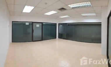 Büro zum Kauf und zur Miete in Khlong Toei, Bangkok