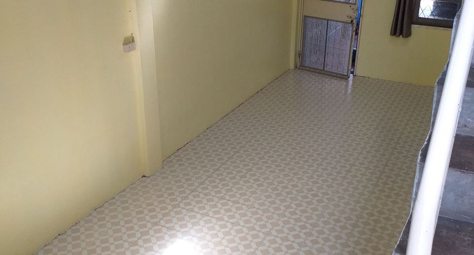 For rent 2 bedrooms townhouse in Min Buri, Bangkok