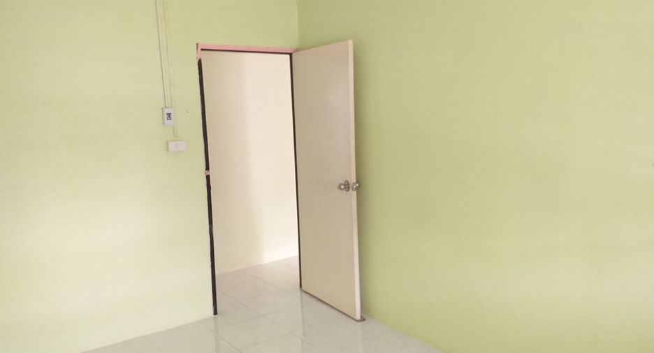 For rent 2 bedrooms townhouse in Min Buri, Bangkok