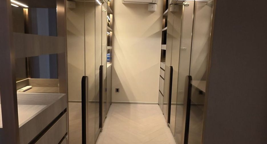 For sale and for rent 4 bedrooms condo in Sathon, Bangkok
