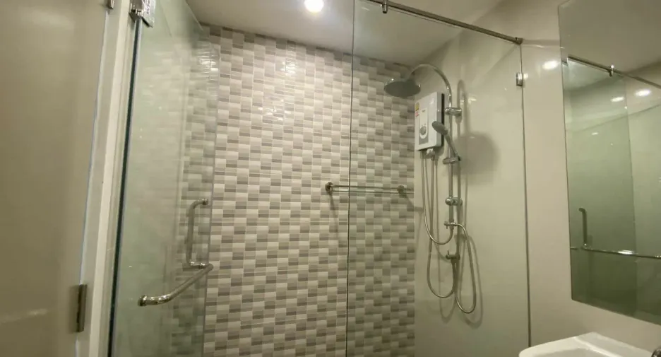 For rent 1 bed condo in Mueang Samut Prakan, Samut Prakan