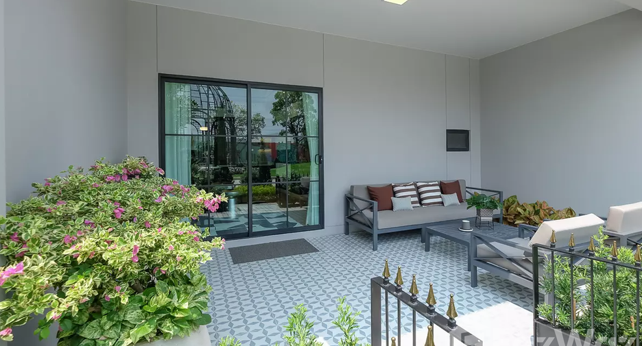 For sale 3 bedrooms townhouse in Prawet, Bangkok