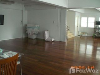 For sale 3 bedrooms townhouse in Bang Rak, Bangkok