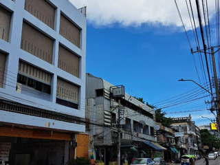 For sale 3 bedrooms townhouse in Bang Rak, Bangkok