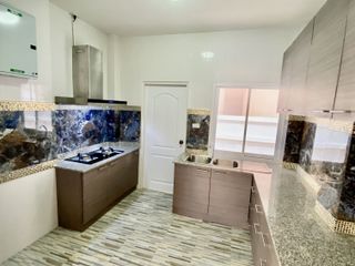 For sale and for rent 5 bedrooms house in San Kamphaeng, Chiang Mai