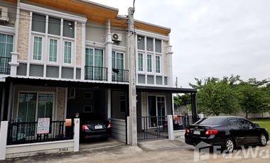For sale 3 bedrooms townhouse in Khlong Sam Wa, Bangkok