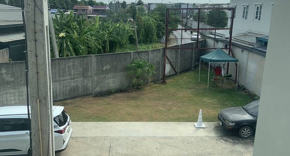 For sale 3 bedrooms townhouse in Khlong Sam Wa, Bangkok