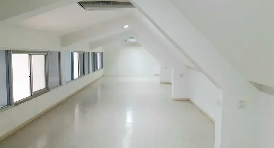 For rent office in Bangkok Yai, Bangkok