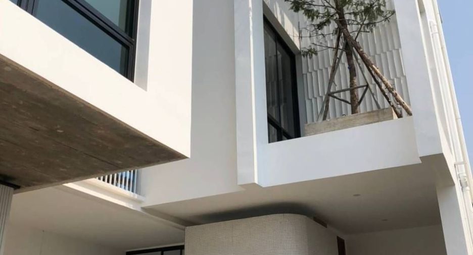 For sale and for rent 4 bedrooms house in Mueang Chiang Mai, Chiang Mai