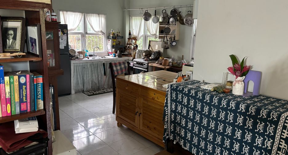 Casa en venta y en alquiler de 3 habitaciones en San Kamphaeng, Chiang Mai