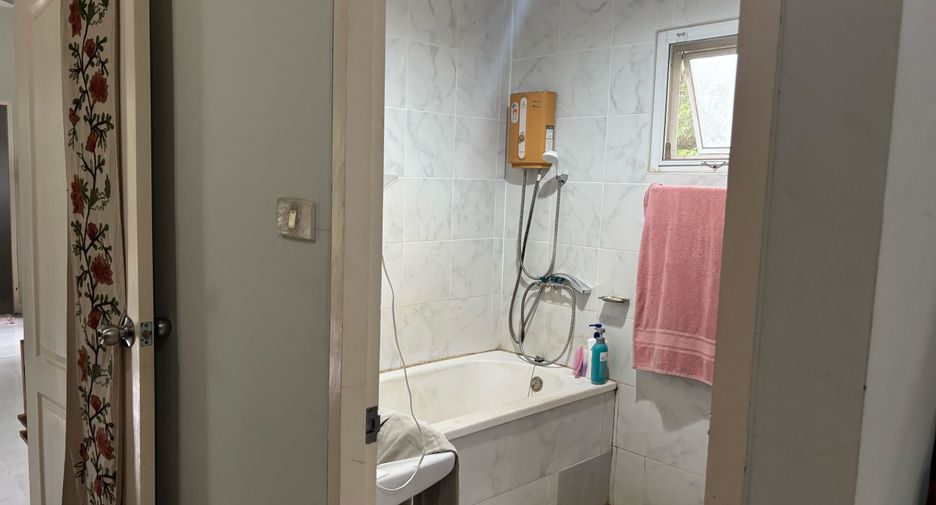 Casa en venta y en alquiler de 3 habitaciones en San Kamphaeng, Chiang Mai