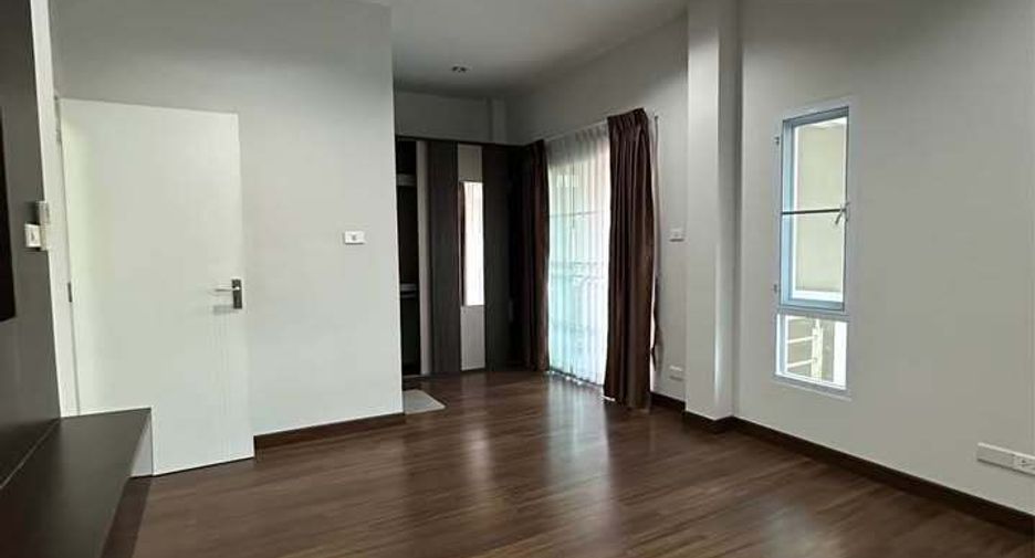 Продажа 3 спальни дом в Сан Кампаенг, Чианг Маи