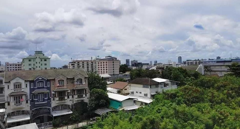 For sale 1 bed condo in Mueang Samut Prakan, Samut Prakan