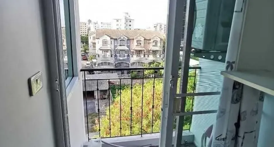 For sale 1 bed condo in Mueang Samut Prakan, Samut Prakan