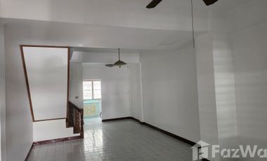 For rent 2 bedrooms townhouse in Khlong Sam Wa, Bangkok