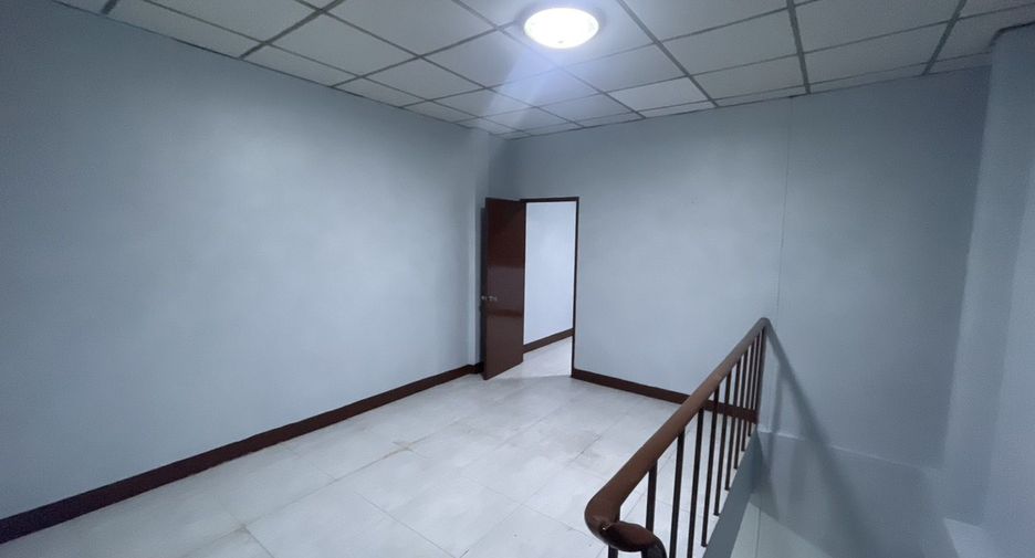 For rent 2 bedrooms townhouse in Mueang Samut Prakan, Samut Prakan
