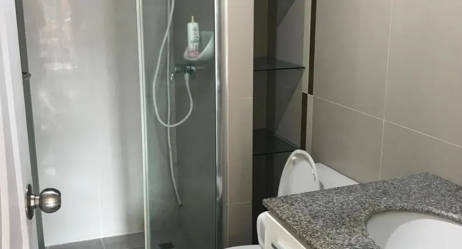 For sale 1 bed condo in Khlong Toei, Bangkok