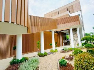 Villa zur Miete mit 5 Zimmer in Mueang Chiang Mai, Chiang Mai