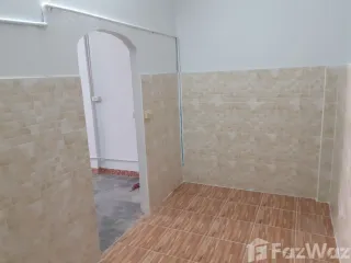 For rent 3 bedrooms townhouse in Bang Khun Thian, Bangkok