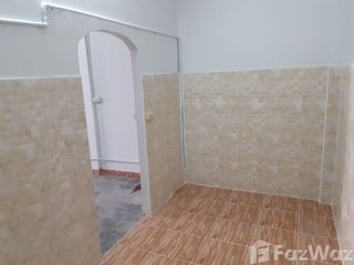 For rent 3 bedrooms townhouse in Bang Khun Thian, Bangkok
