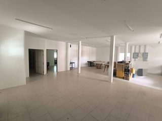 For rent 4 bedrooms house in Mueang Chiang Mai, Chiang Mai