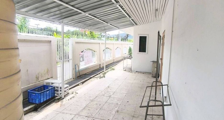For rent 4 bedrooms house in Mueang Chiang Mai, Chiang Mai