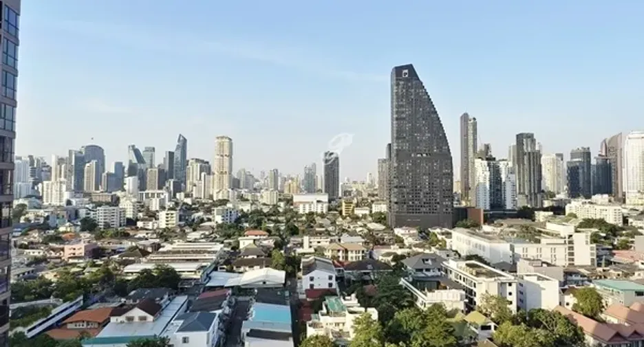 For sale 1 bed condo in Khlong Toei, Bangkok