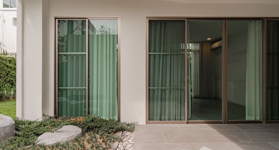 For sale and for rent 4 bedrooms house in Saphan Sung, Bangkok