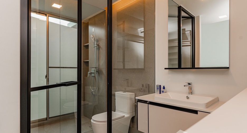 For sale and for rent 4 bedrooms house in Saphan Sung, Bangkok
