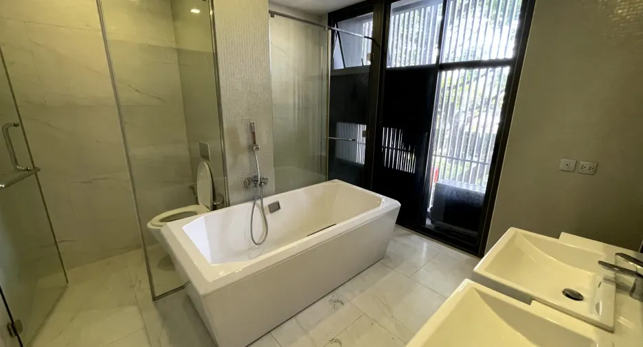Haus zum Kauf und zur Miete mit 4 Zimmer in Wang Thonglang, Bangkok