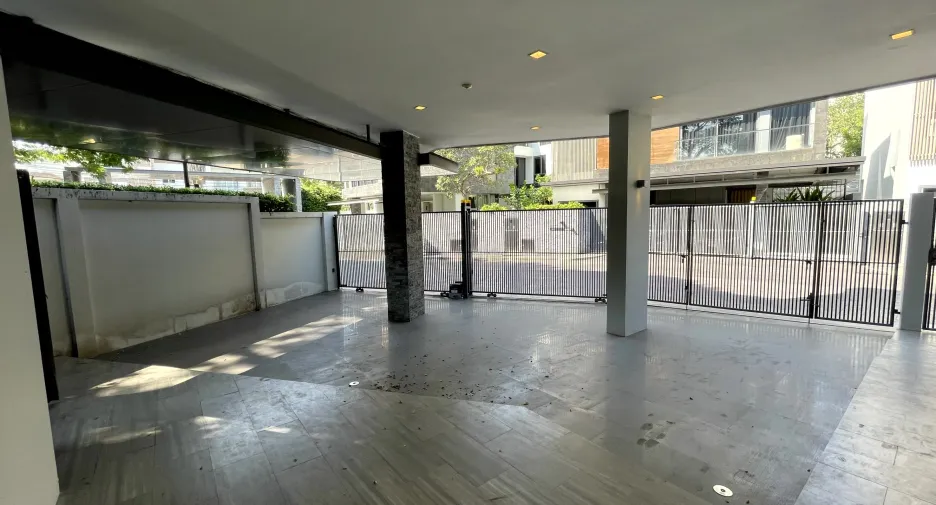 Haus zum Kauf und zur Miete mit 4 Zimmer in Wang Thonglang, Bangkok