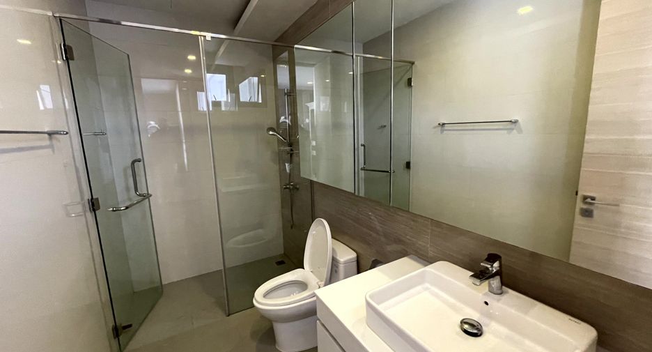 Casa en venta y en alquiler de 4 habitaciones en Wang Thonglang, Bangkok